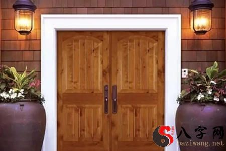 House gate facing feng shui taboo