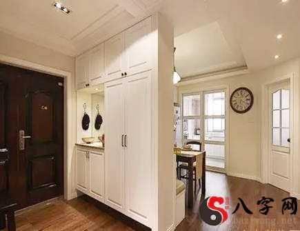 Feng Shui in the entry door five missing