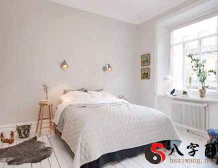 Bedroom door to window how to solve