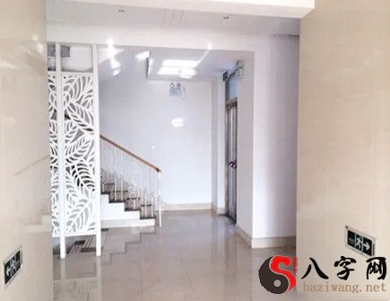 Feng Shui Impact of Door to Stairs