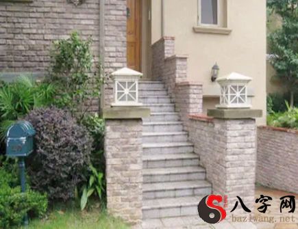 How many layers of door steps are set up is more auspicious