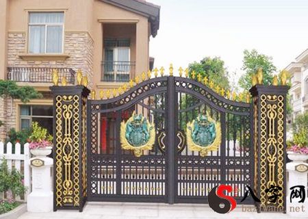 Villa door put what town house
