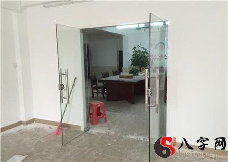 What are the Feng Shui taboos for office doors?
