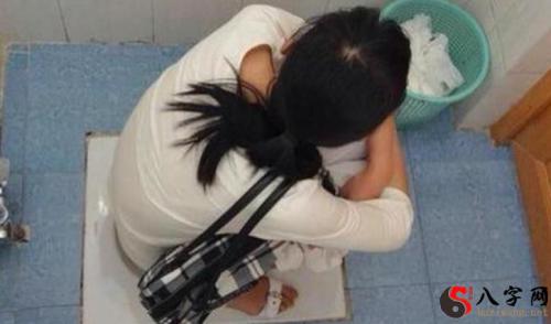 Dreaming of a woman urinating
